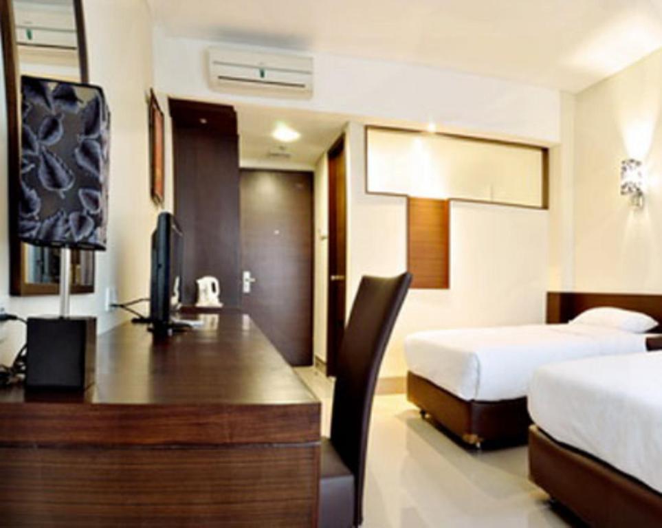 Bamboo Inn Hotel & Cafe Джакарта Екстериор снимка