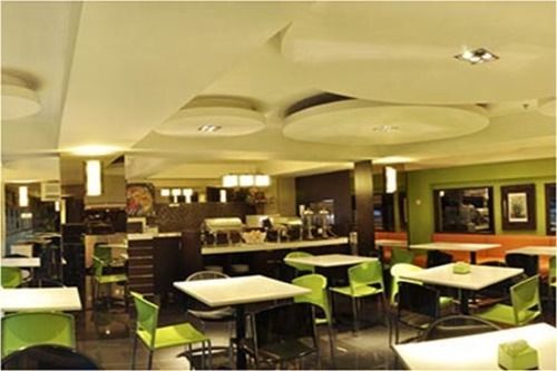 Bamboo Inn Hotel & Cafe Джакарта Екстериор снимка